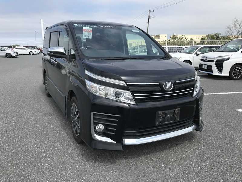 Toyota Voxy 2015