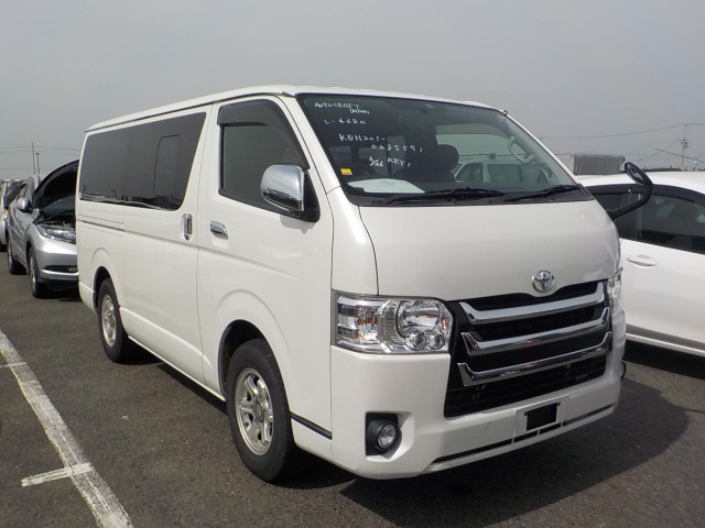 Toyota Hiace Van 2017