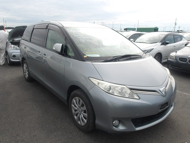 Toyota Estima 2011