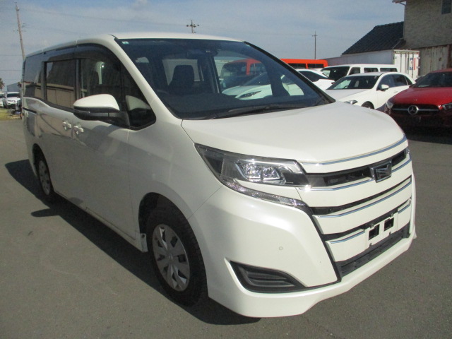 Toyota Noah 2021