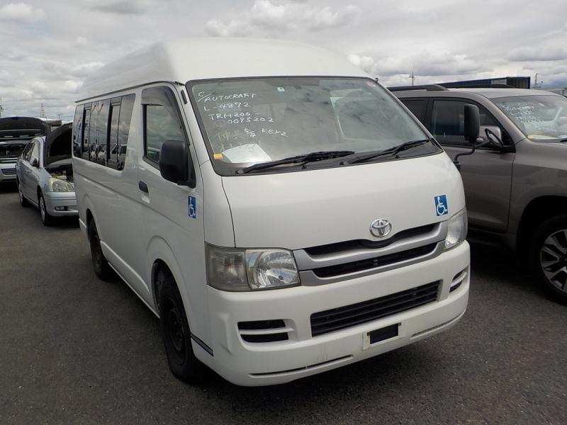 Toyota Regius Van 2009