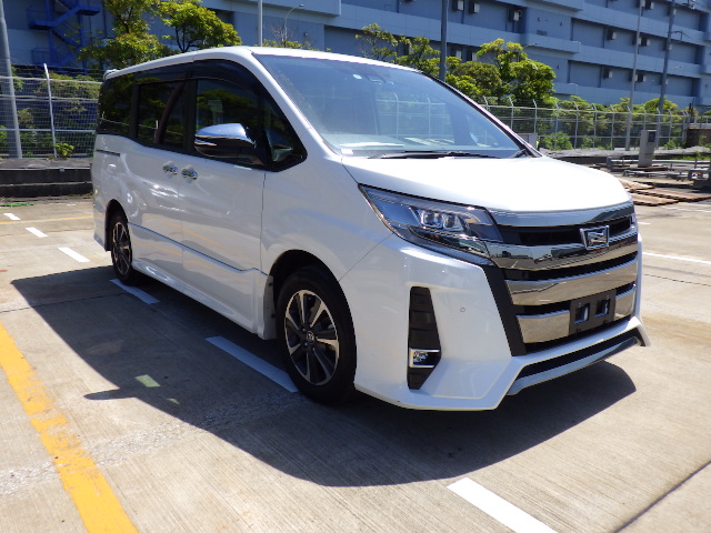 Toyota Noah 2021