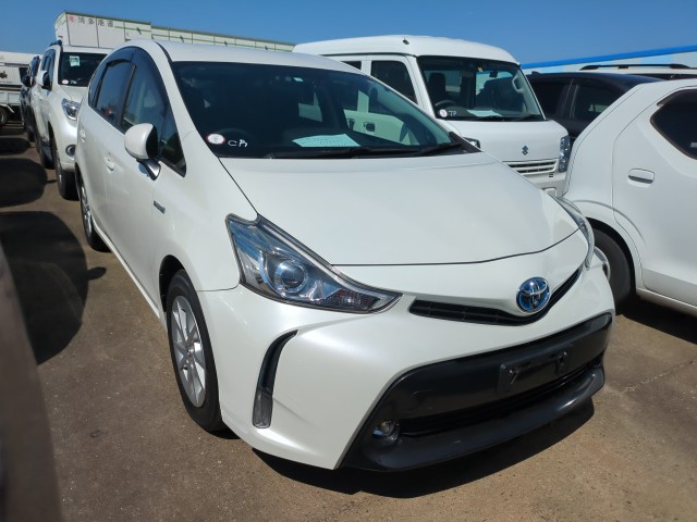 Toyota PRIUS ALPHA 2016