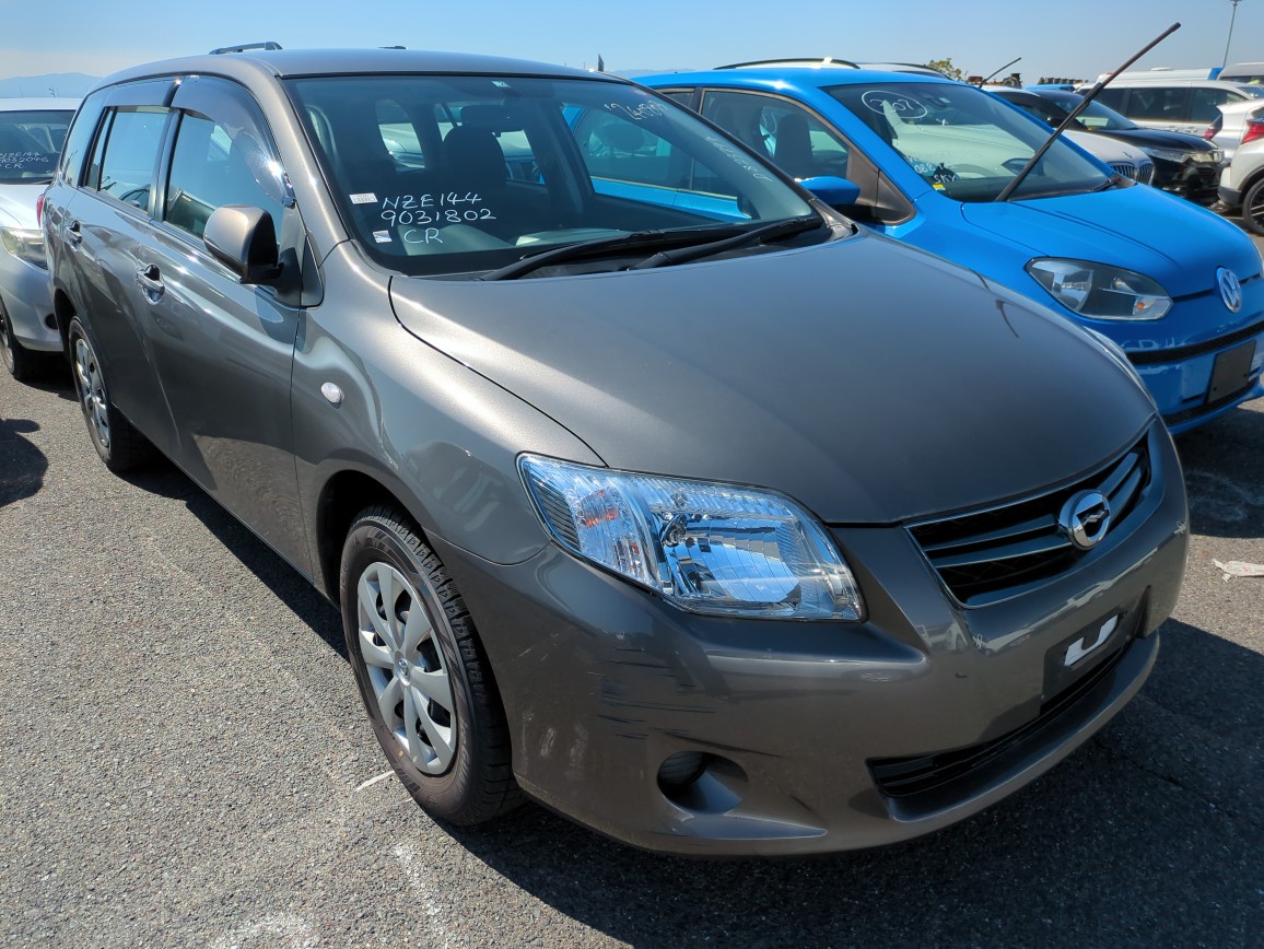 Toyota Corolla Fielder 2011