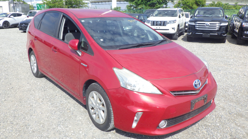 Toyota PRIUS ALPHA 2012