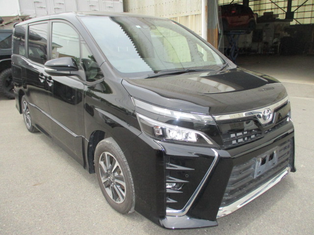 Toyota Voxy 2021