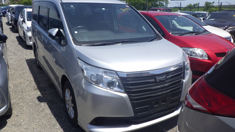 Toyota Noah 2016