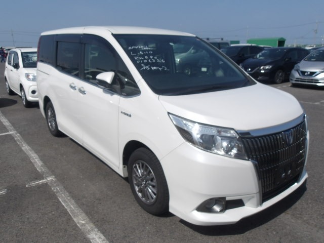 Toyota Esquire 2015