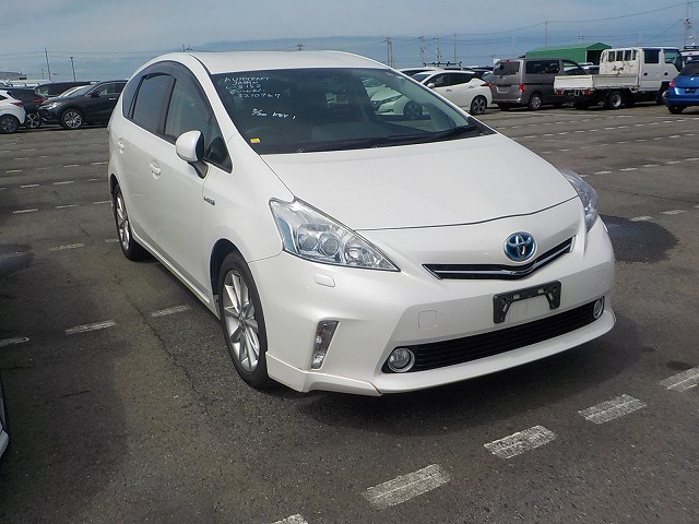 Toyota PRIUS ALPHA 2012