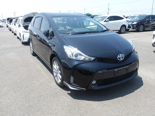 Toyota PRIUS ALPHA 2015