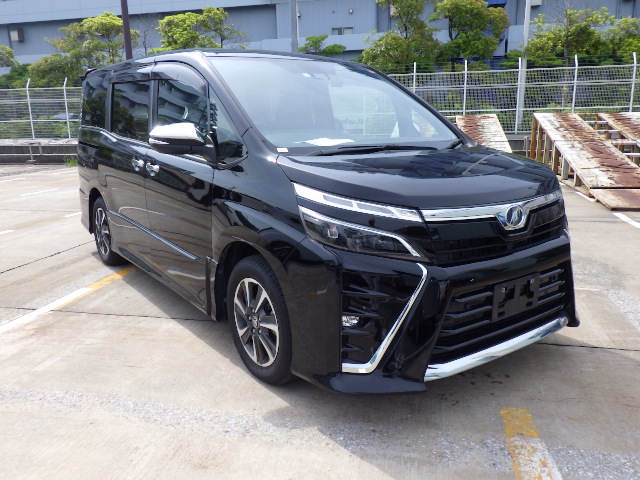 Toyota Voxy 2020