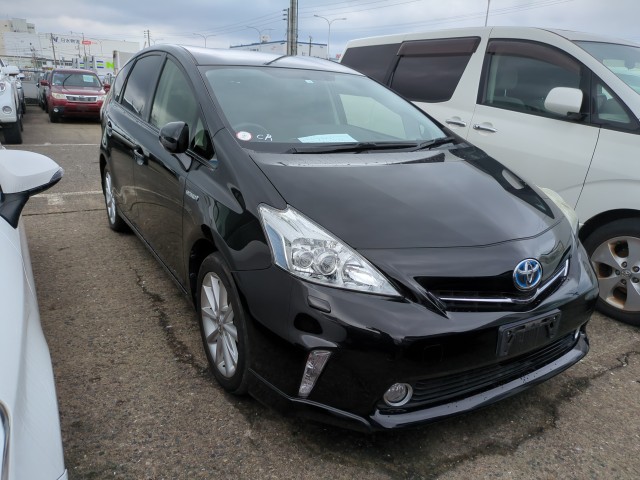 Toyota PRIUS ALPHA 2014