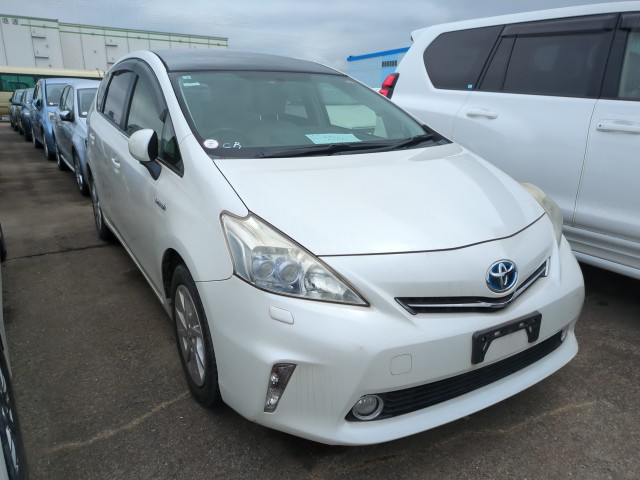 Toyota PRIUS ALPHA 2012