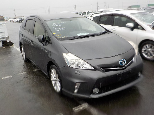 Toyota PRIUS ALPHA 2013