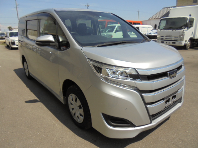 Toyota Noah 2019