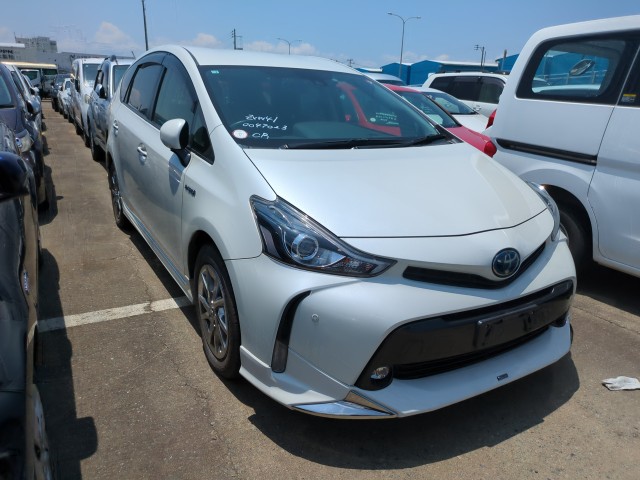 Toyota PRIUS ALPHA 2016