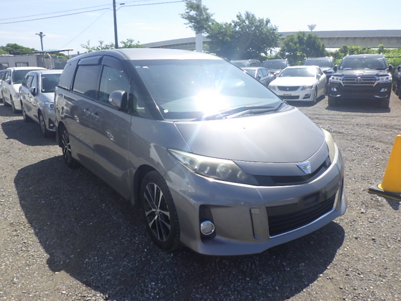 Toyota Estima 2012