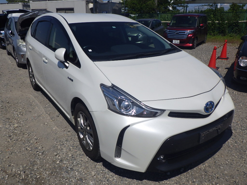 Toyota PRIUS ALPHA 2016