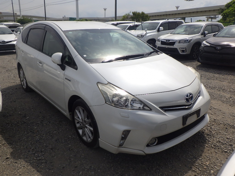 Toyota PRIUS ALPHA 2014