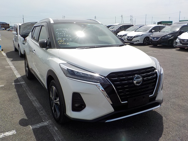 Nissan KICKS 2023