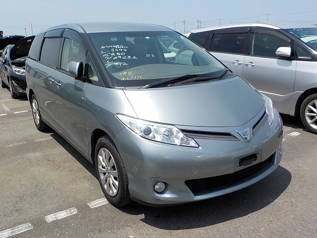 Toyota Estima 2011