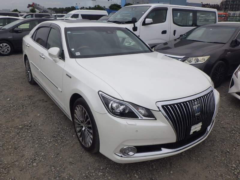 Toyota Crown Majesta 2017