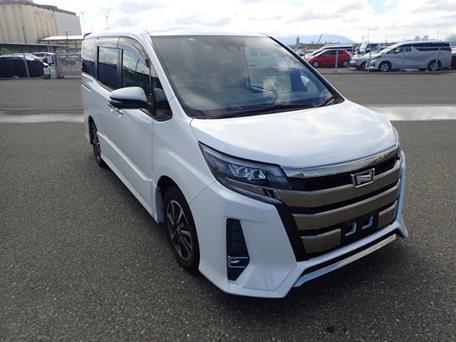 Toyota Noah 2018