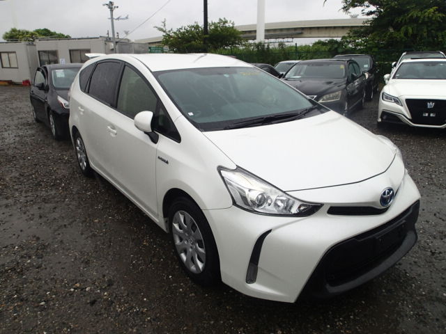 Toyota PRIUS ALPHA 2016