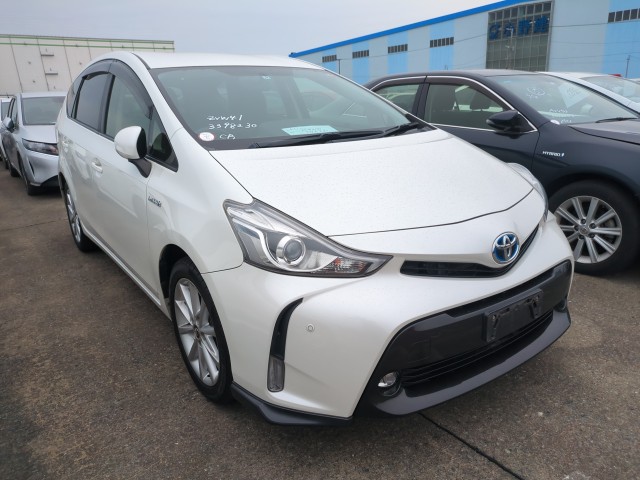 Toyota PRIUS ALPHA 2015