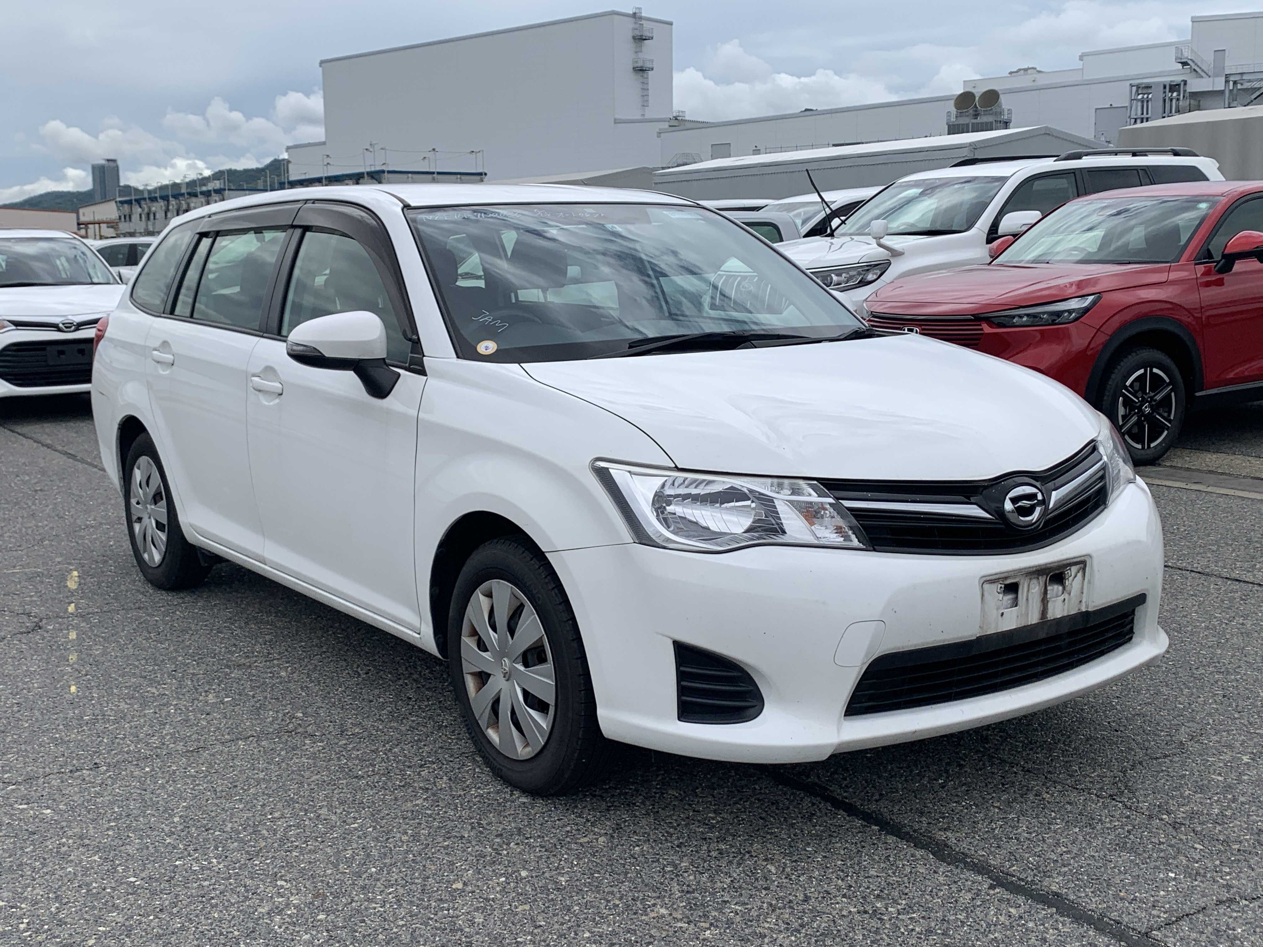 Toyota Corolla Fielder 2015