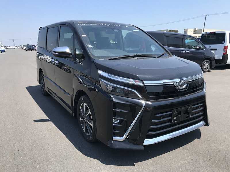 Toyota Voxy 2019