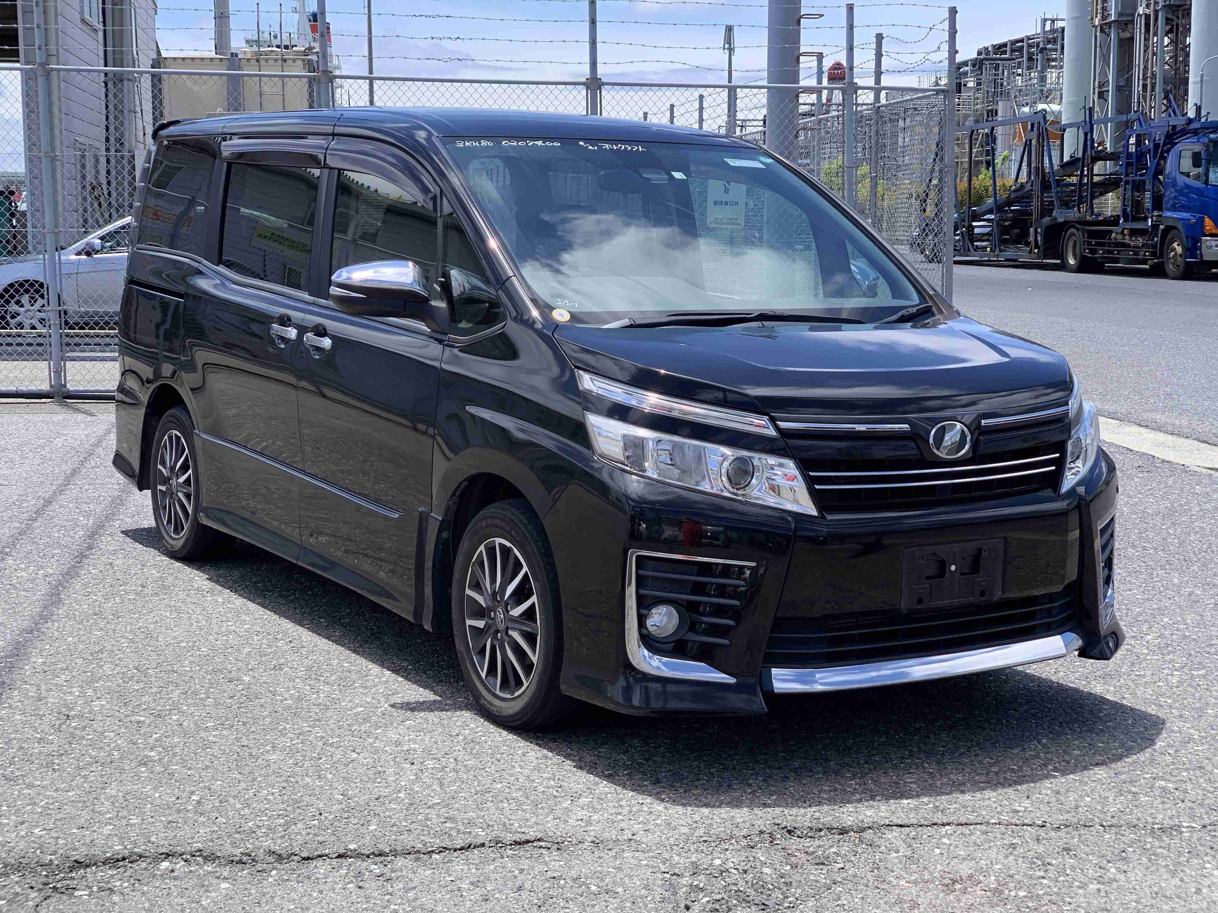 Toyota Voxy 2016