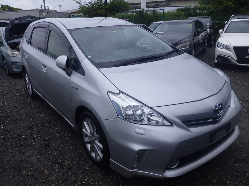 Toyota PRIUS ALPHA 2013