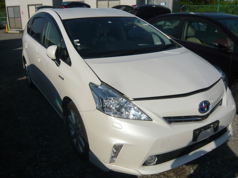 Toyota PRIUS ALPHA 2014