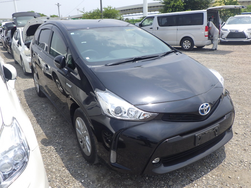 Toyota PRIUS ALPHA 2016