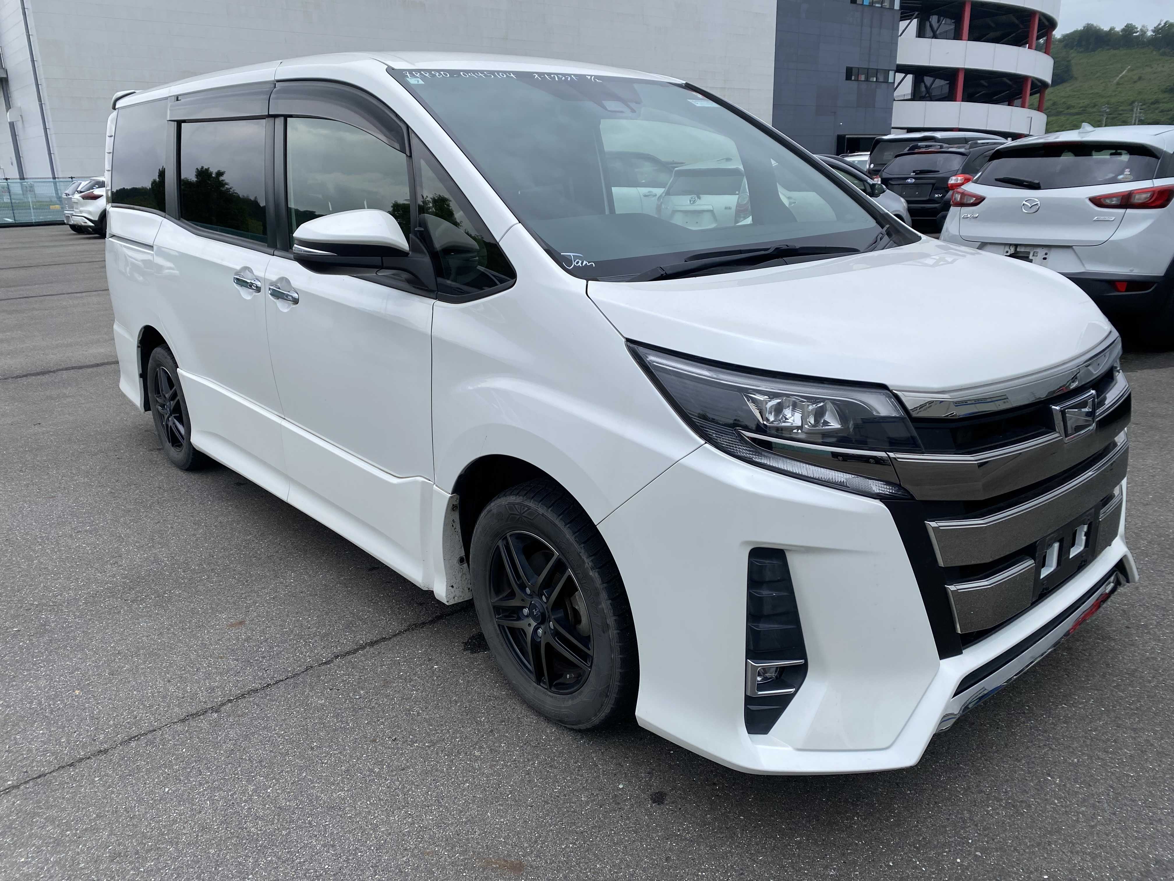 Toyota Noah 2018