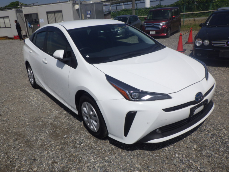 Toyota Prius 2021