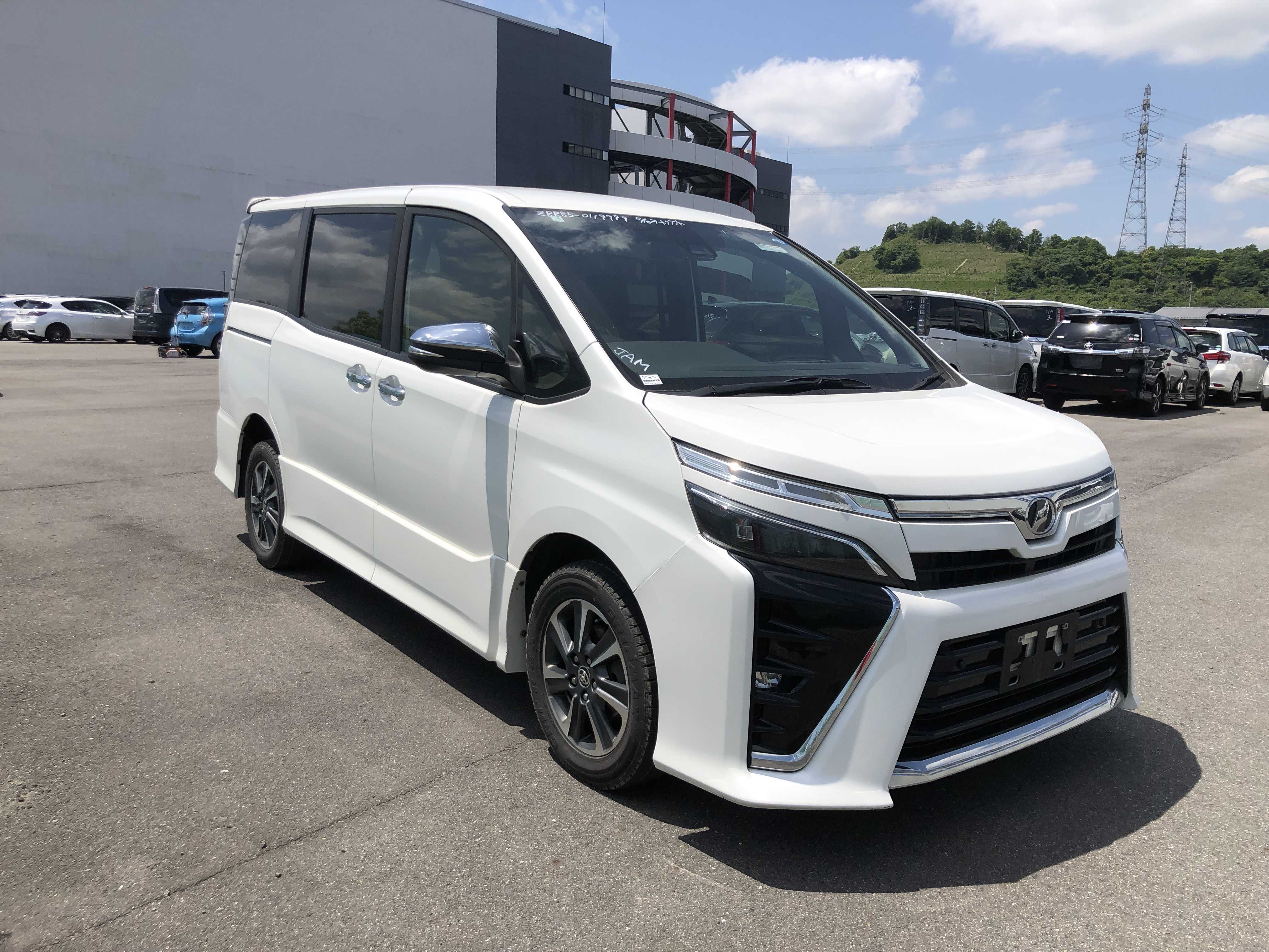 Toyota Voxy 2019