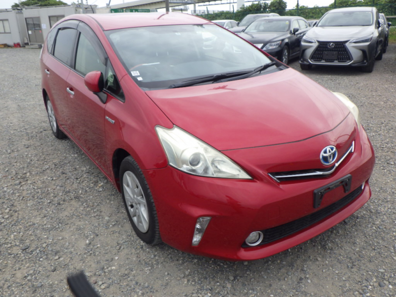 Toyota PRIUS ALPHA 2013