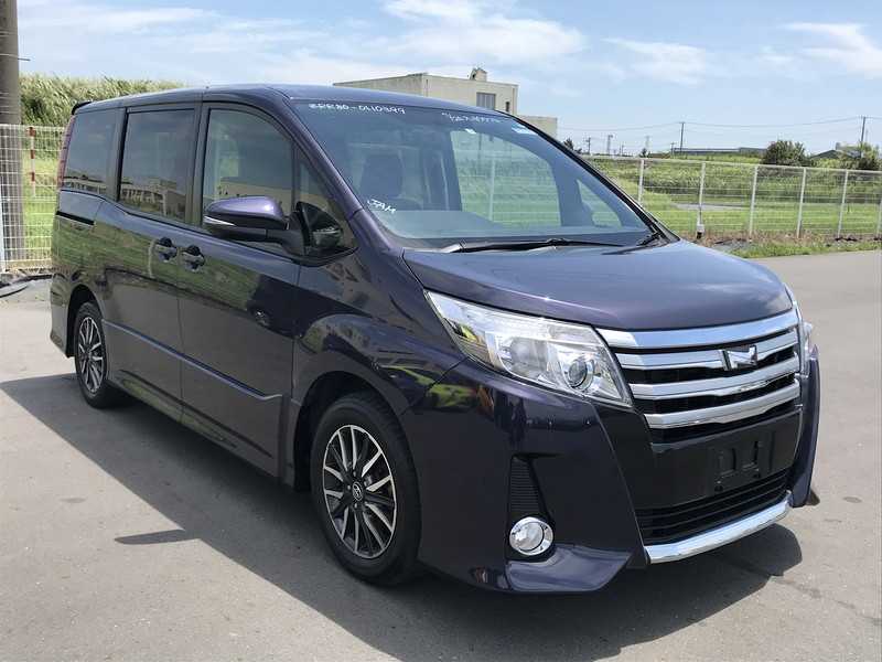 Toyota Noah 2015