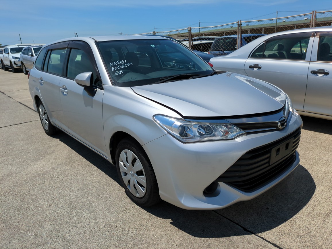 Toyota Corolla Fielder 2015