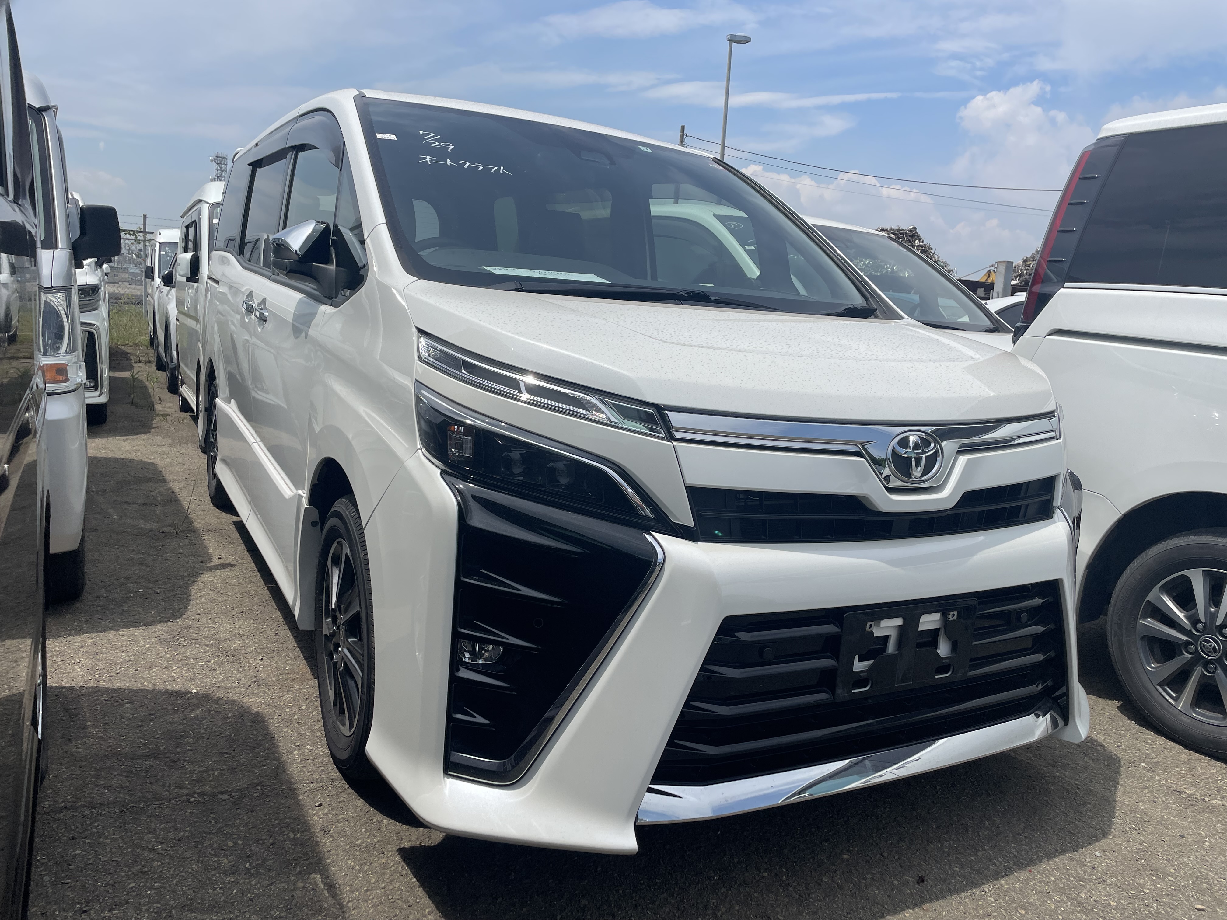 Toyota Voxy 2021