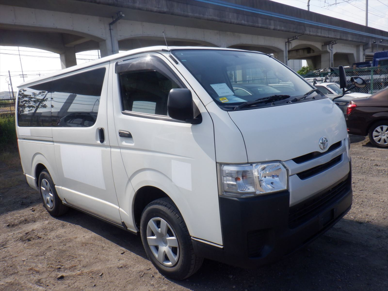 Toyota Hiace 2015