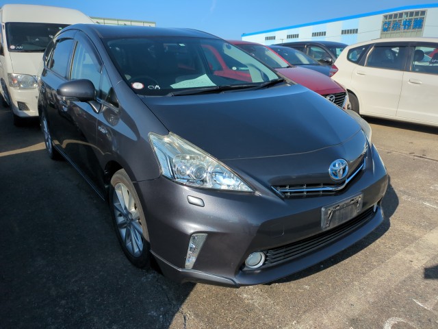 Toyota PRIUS ALPHA 2014