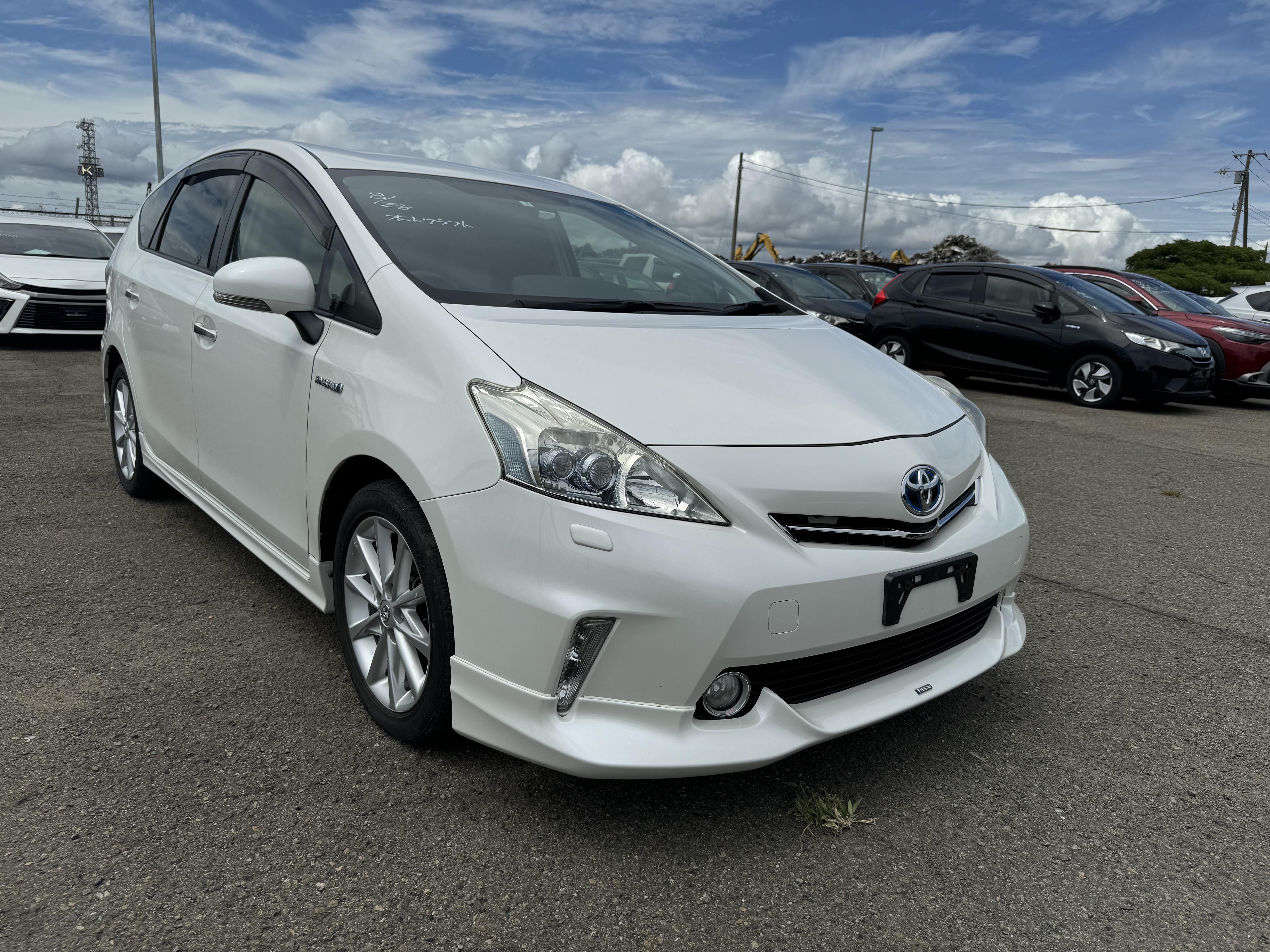 Toyota PRIUS ALPHA 2013