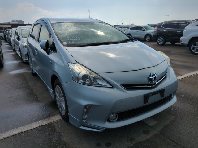 Toyota PRIUS ALPHA 2014