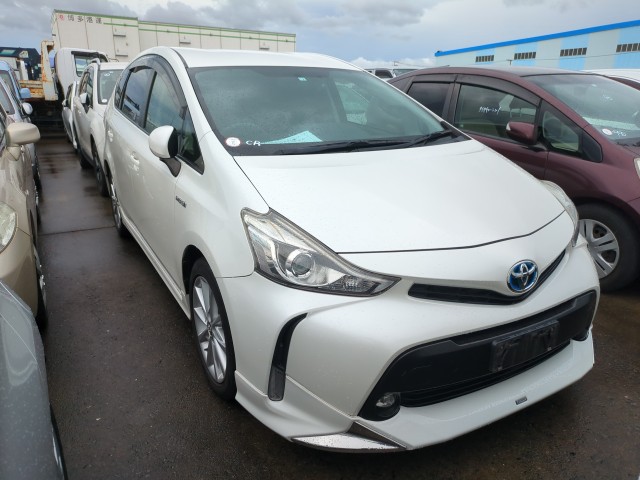 Toyota PRIUS ALPHA 2016