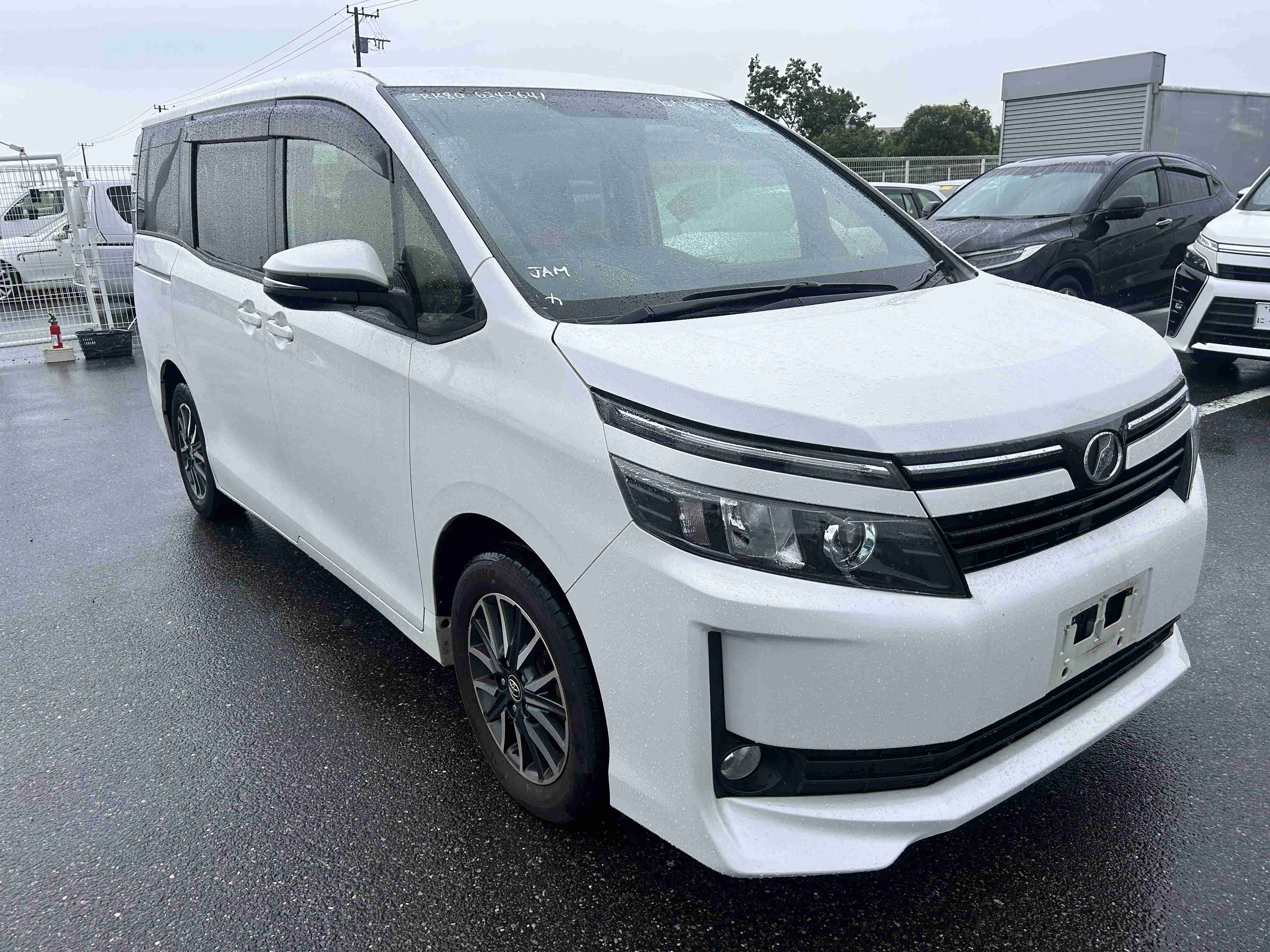 Toyota Voxy 2016