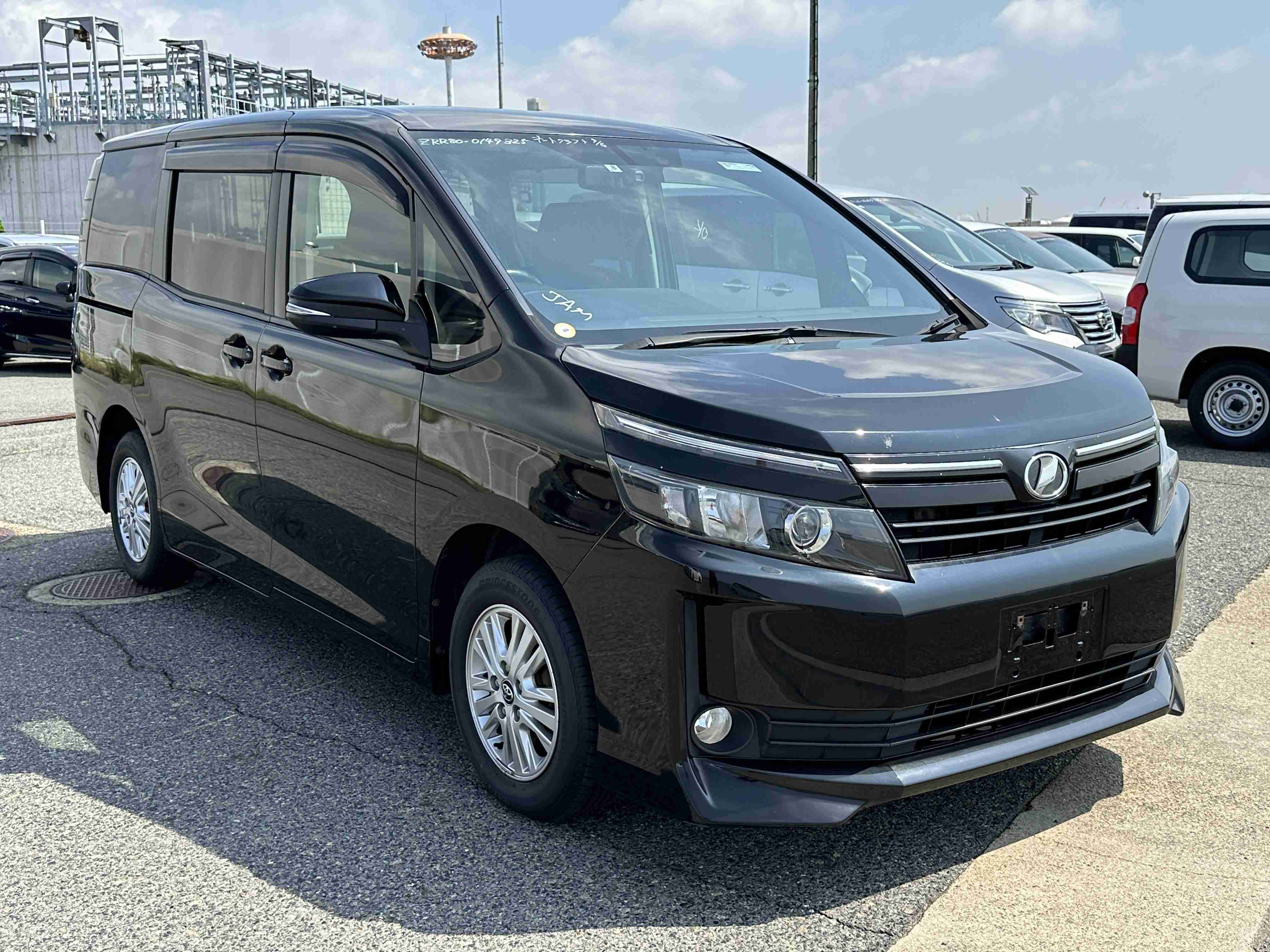 Toyota Voxy 2015