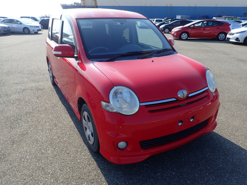 Toyota Sienta 2009